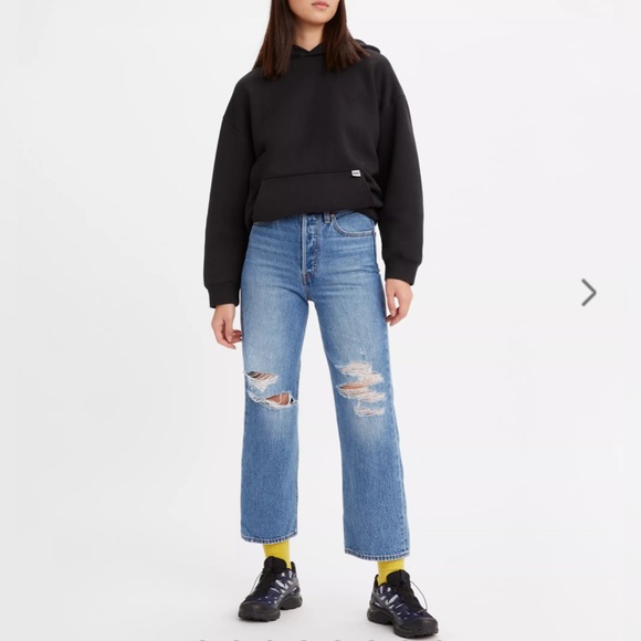 Levi’s Ribcage Ripped Ankle Straight Leg Jeans - Picture 2 of 11